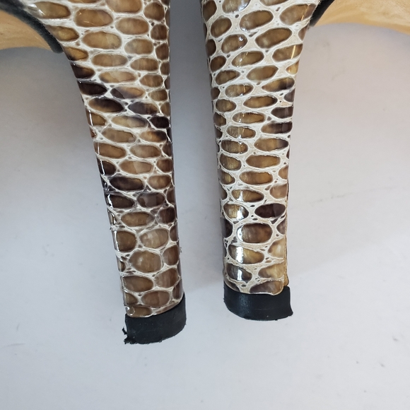 Stuart Weitzman Patent Pump Snake Print Neutral Size 6 - Picture 7 of 16